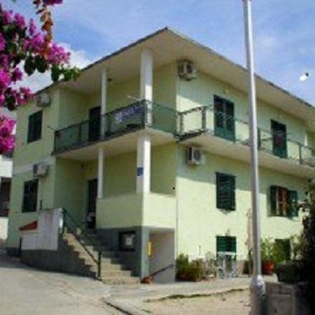 Apartmani Darinka Baška Voda エクステリア 写真