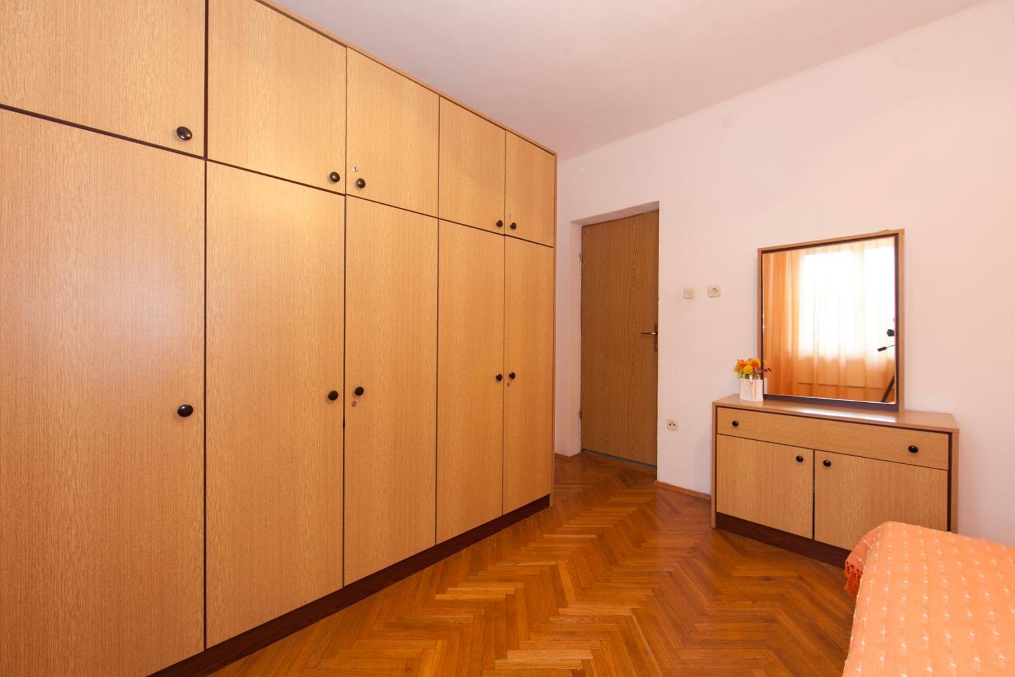 Apartmani Darinka Baška Voda エクステリア 写真