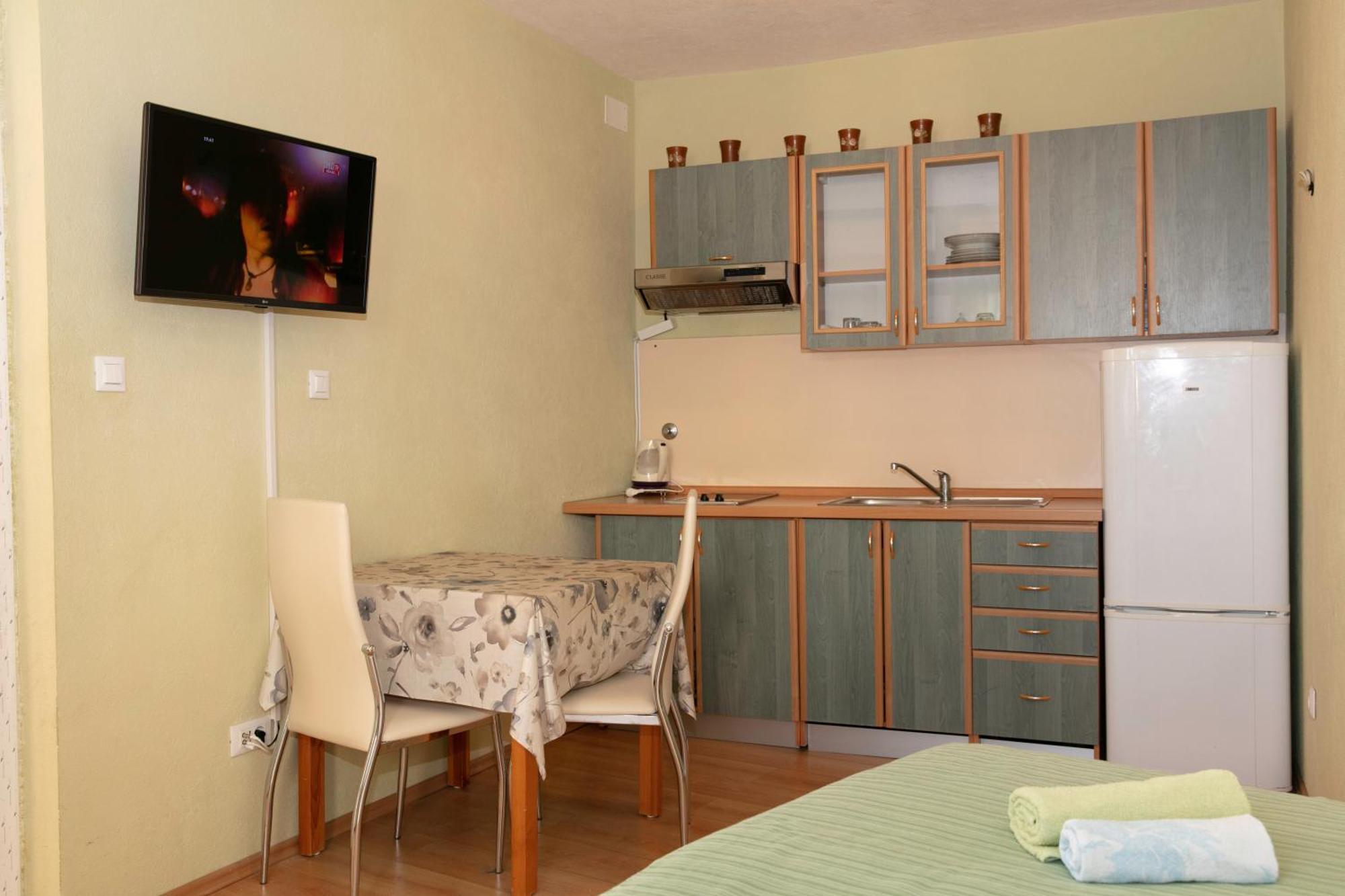 Apartmani Darinka Baška Voda エクステリア 写真