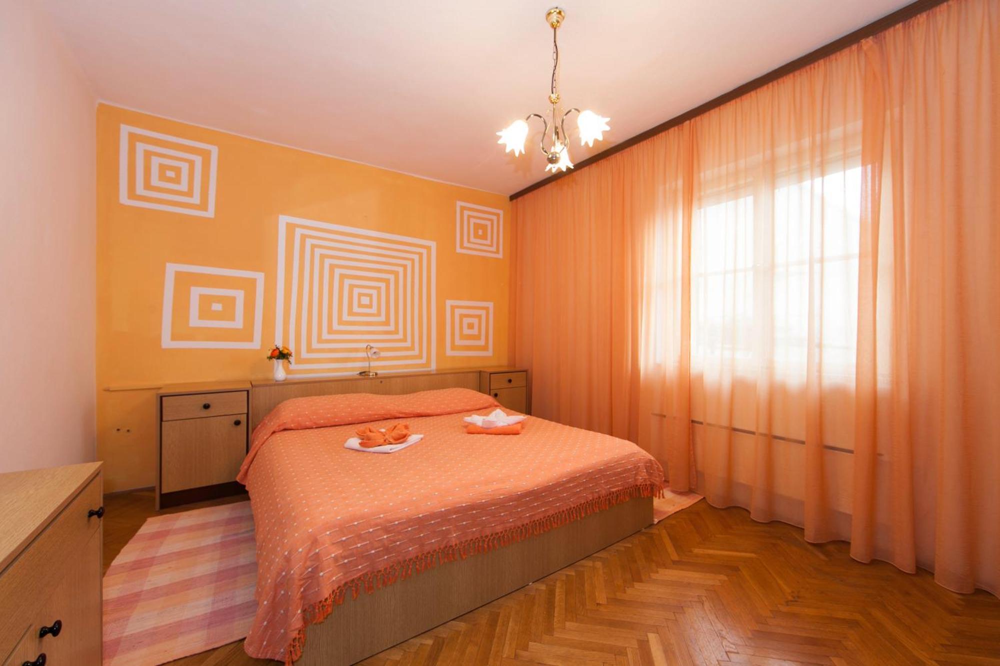 Apartmani Darinka Baška Voda エクステリア 写真