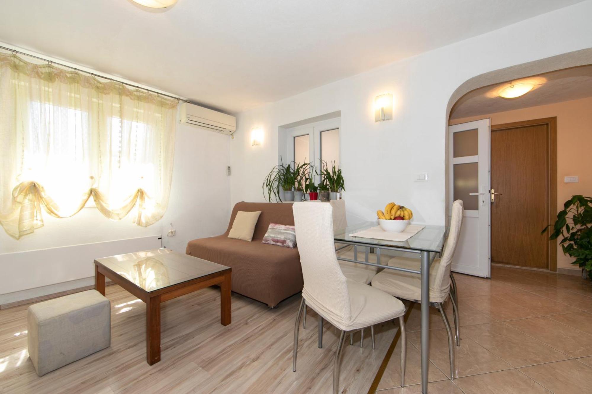 Apartmani Darinka Baška Voda エクステリア 写真