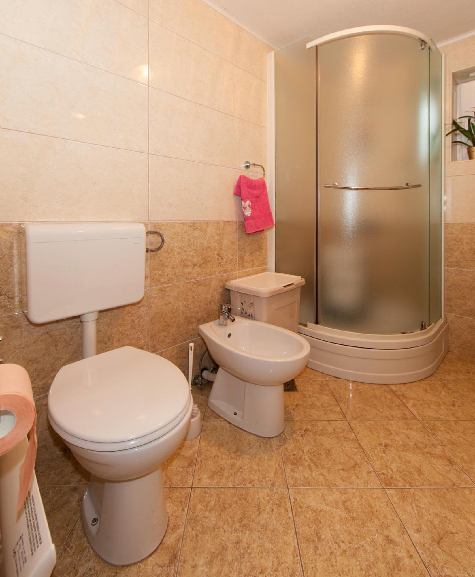 Apartmani Darinka Baška Voda エクステリア 写真
