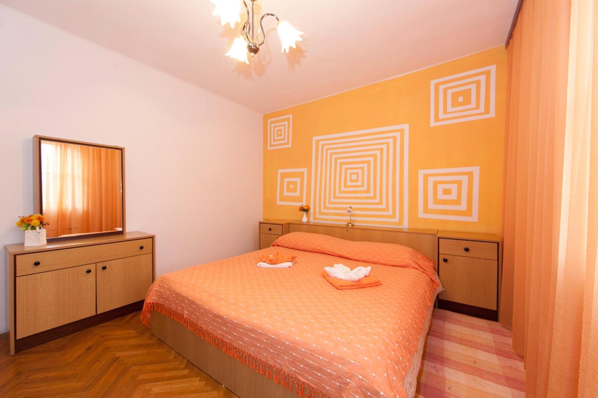 Apartmani Darinka Baška Voda エクステリア 写真