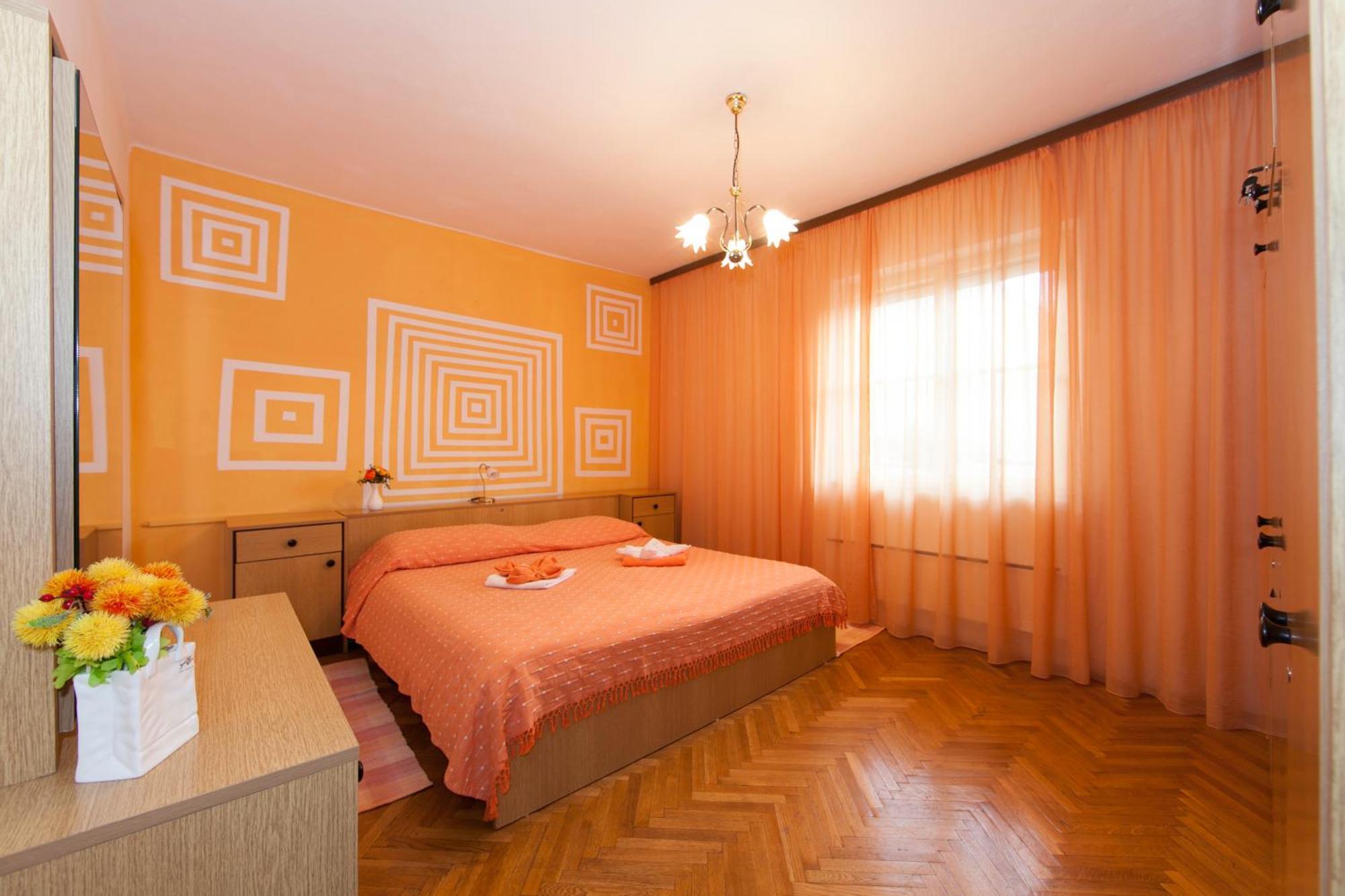 Apartmani Darinka Baška Voda エクステリア 写真