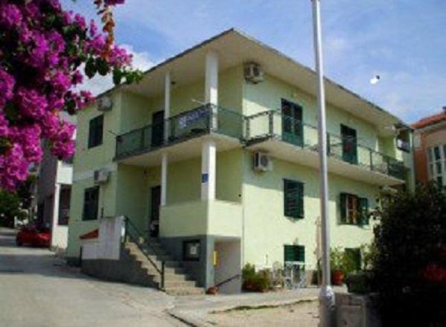 Apartmani Darinka Baška Voda エクステリア 写真