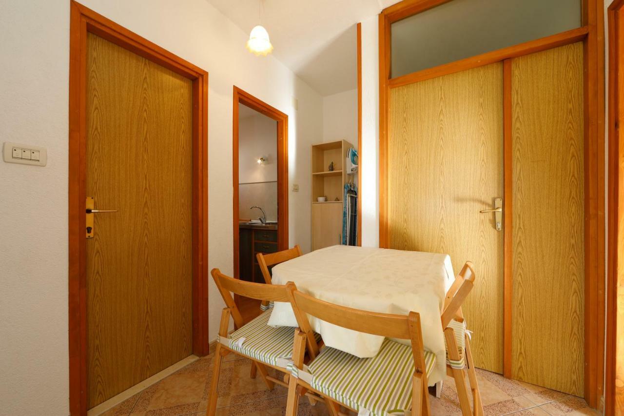 Apartmani Darinka Baška Voda エクステリア 写真