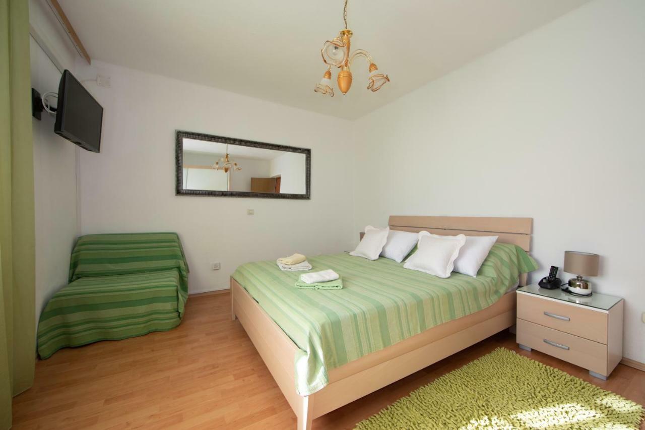 Apartmani Darinka Baška Voda エクステリア 写真