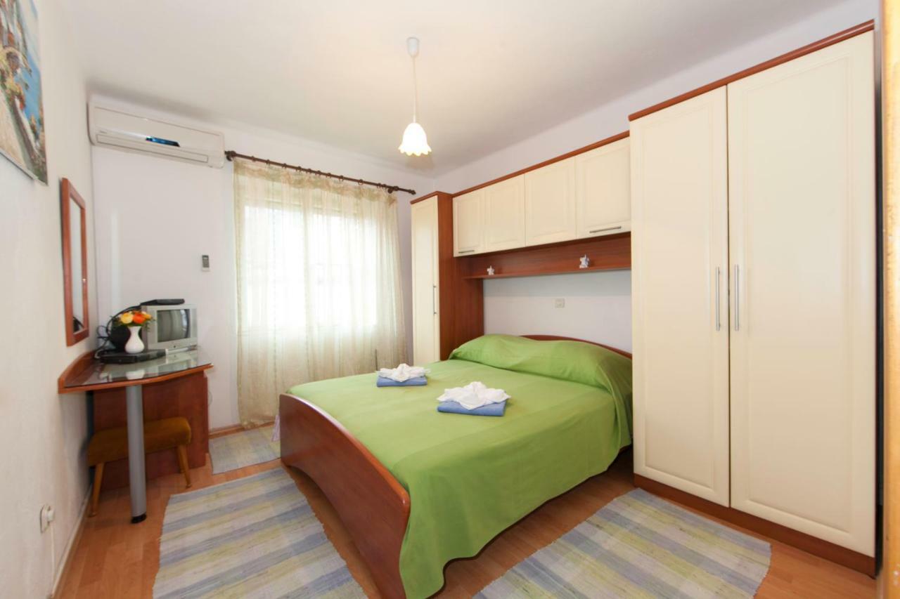 Apartmani Darinka Baška Voda エクステリア 写真