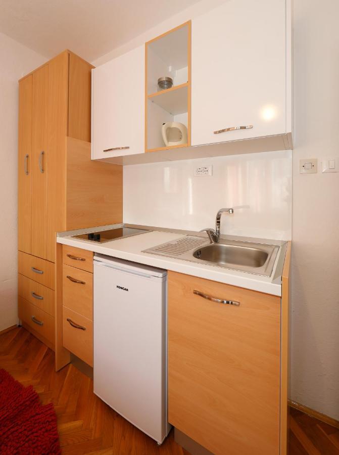 Apartmani Darinka Baška Voda エクステリア 写真