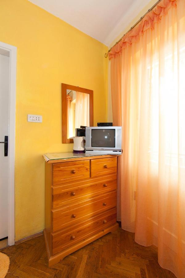 Apartmani Darinka Baška Voda エクステリア 写真